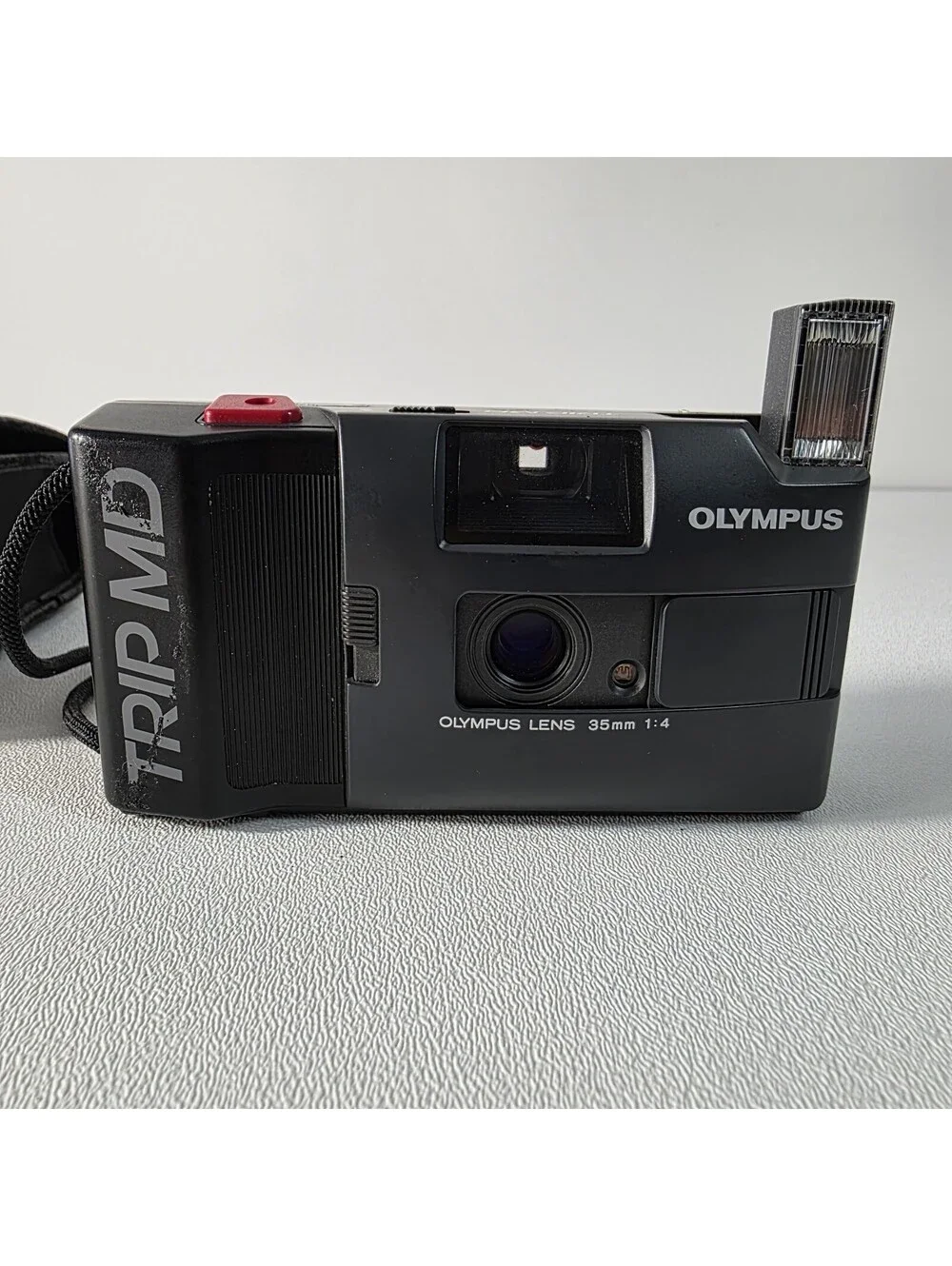 Olympus Trip MD Vintage 35mm Film Camera Point & Shoot W/Case - WORKS
